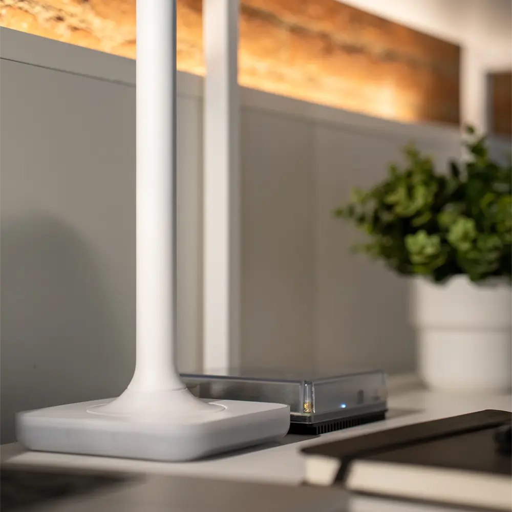 Un adaptateur Z-Wave conçu pour la précision et la performance avec l'antenne USB Z-Wave Home Assistant connect ZWA-2
