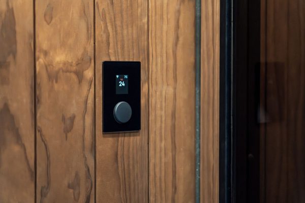 Comment domotiser un chauffage électrique sans fil pilote ?